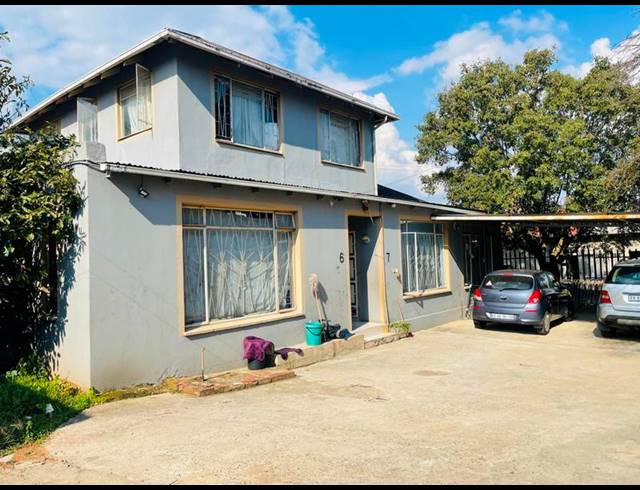8 BEDROOM HOUSE FOR SALE IN PRIMROSE
